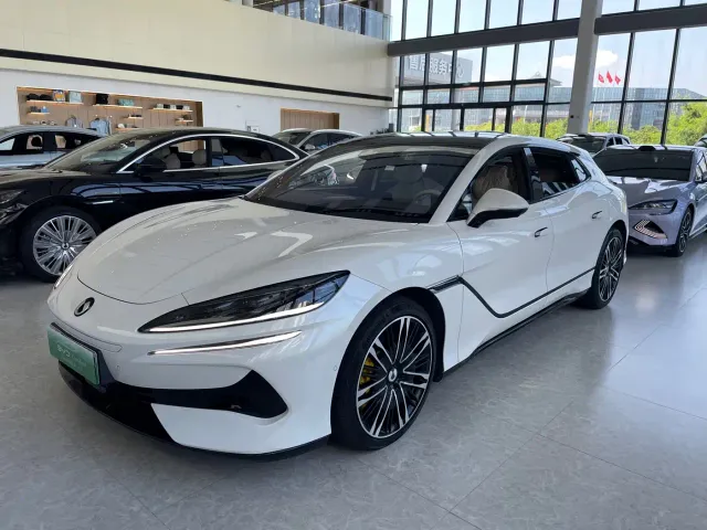Фотография автомобиля — Denza Z9GT