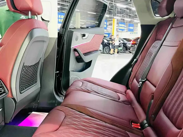 Hongqi HS5 — Фото автомобиля 7