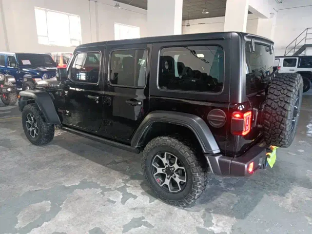 Jeep Wrangler — Фото автомобиля 3