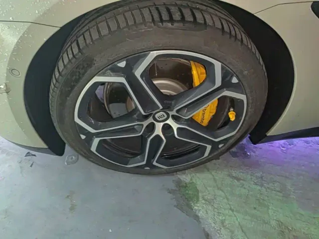 Xiaomi SU7 — Фото автомобиля 22