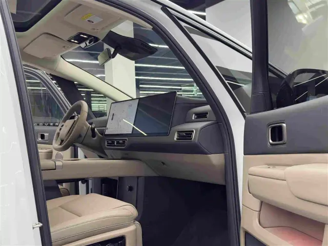 Li Auto MEGA — Фото автомобиля 9