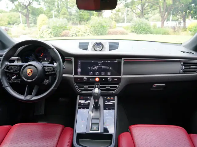 Porsche Macan — Фото автомобиля 6