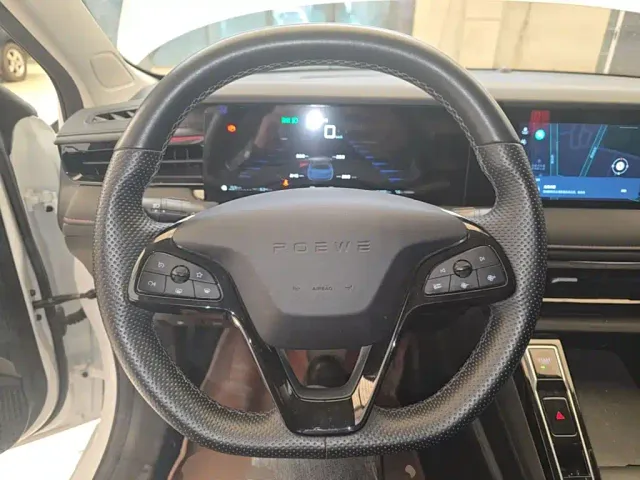 Roewe i5 — Фото автомобиля 10