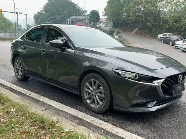 Фотография автомобиля — Mazda Axela