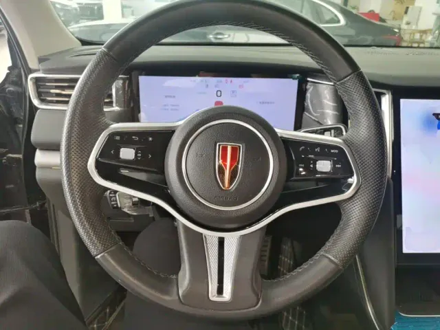 Hongqi HS7 PHEV — Фото автомобиля 10