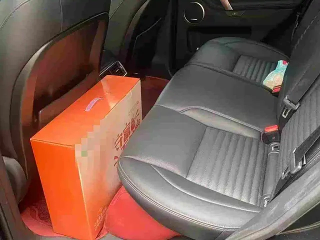 Land Rover Discovery Sport — Фото автомобиля 5
