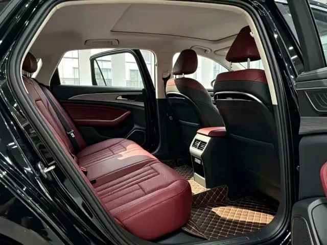 Hongqi H5 — Фото автомобиля 6