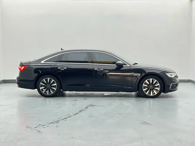 Audi A6L — Фото автомобиля 13