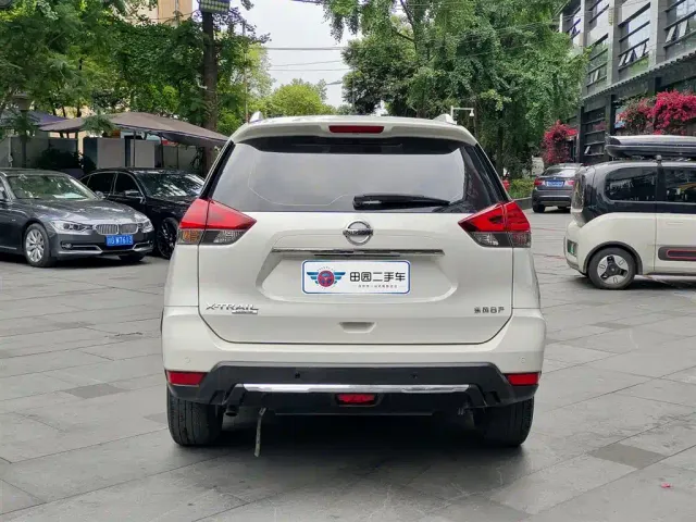 Nissan X-Trail — Фото автомобиля 5