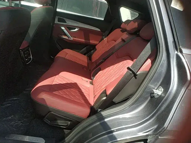 Jetour X70 Plus — Фото автомобиля 12