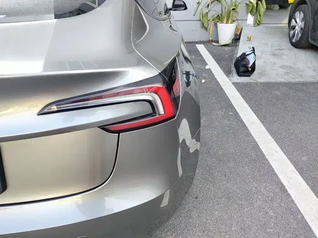 Tesla Model 3 — Фото автомобиля 7