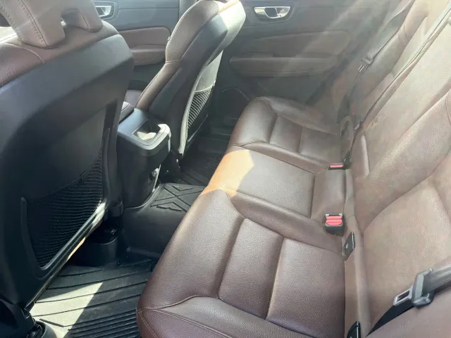 Volvo XC60 — Фото автомобиля 10