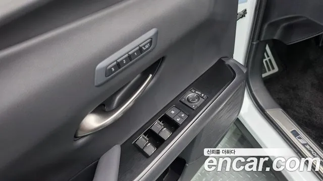 Lexus UX — Фото автомобиля 5
