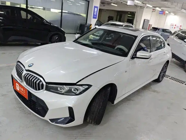Фотография автомобиля — BMW 3 Series