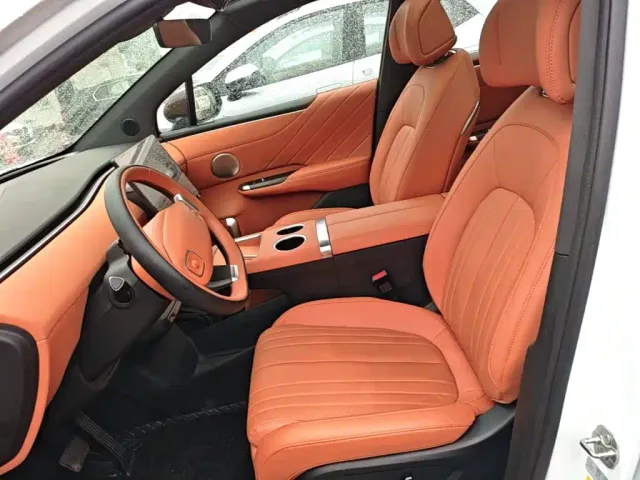 Changan Qiyuan E07 — Фото автомобиля 14