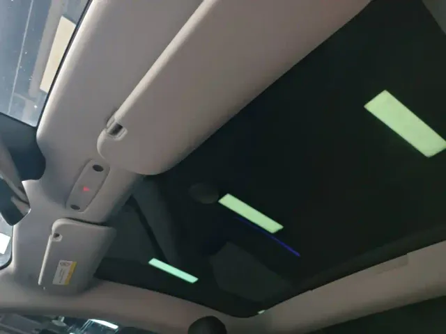 Tesla Model 3 — Фото автомобиля 13