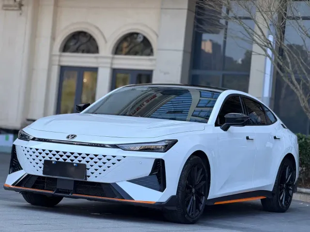 Фотография автомобиля — Changan UNI-V