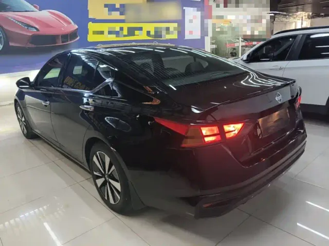 Nissan Teana — Фото автомобиля 4