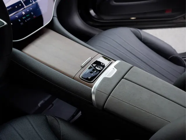 Mercedes-Benz EQS — Фото автомобиля 12