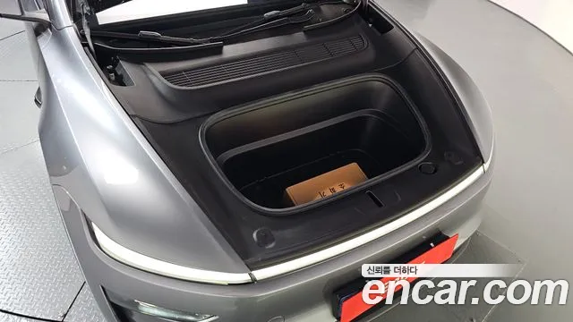 Tesla Model Y — Фото автомобиля 9
