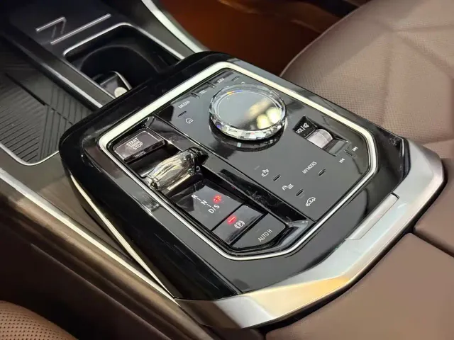 BMW 7 Series — Фото автомобиля 9