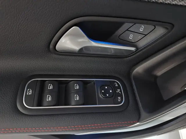 Mercedes-Benz A-Class — Фото автомобиля 21