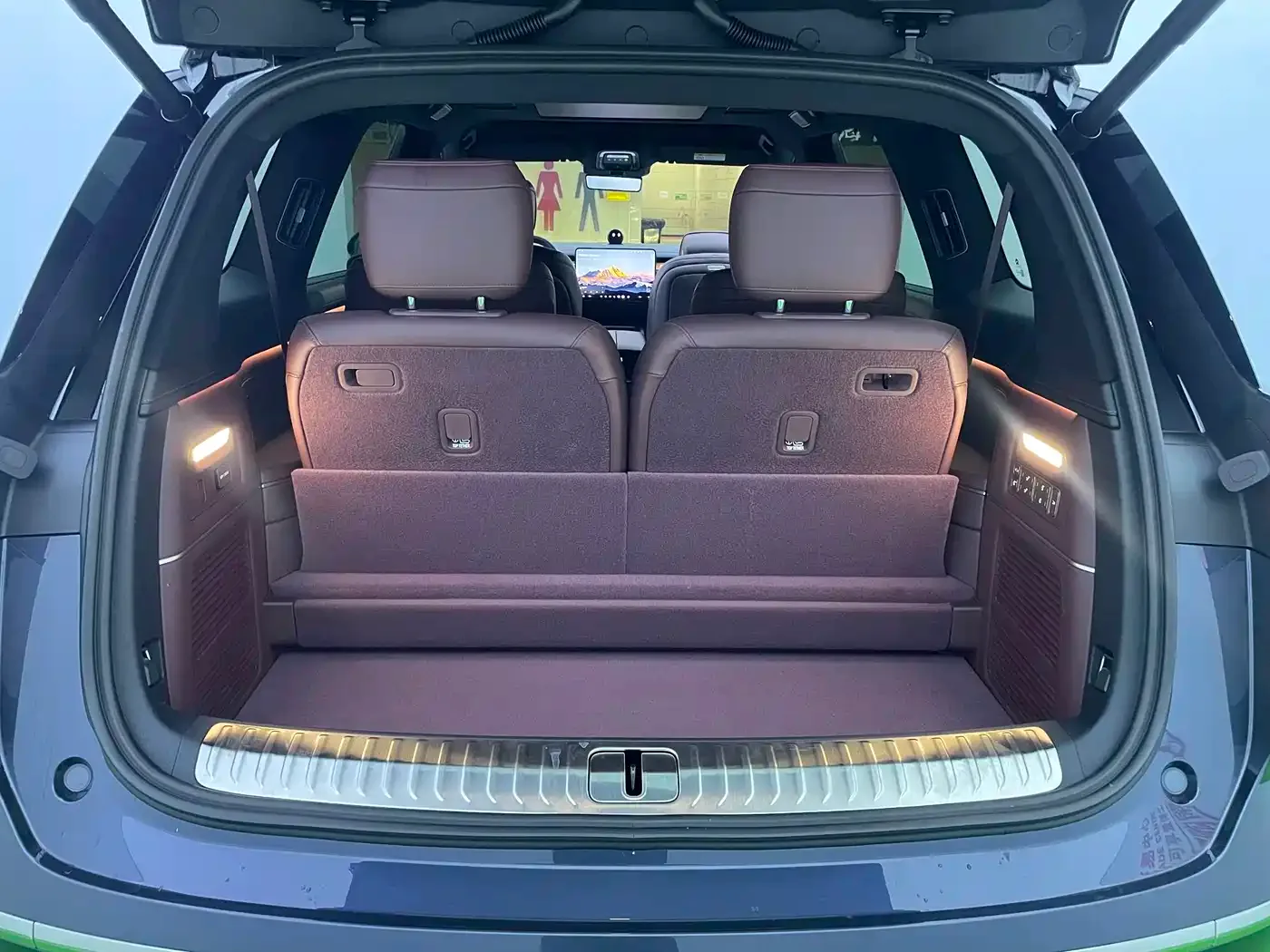 NIO NIO ES8 2025 Model 6-Seat Executive Luxury Edition — Фото автомобиля 23