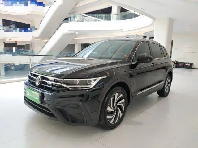 Фотография автомобиля — Volkswagen Tiguan L