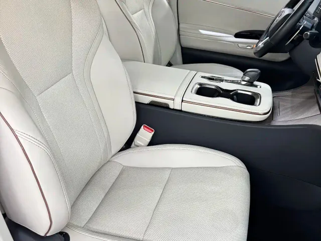 Lexus LM — Фото автомобиля 16