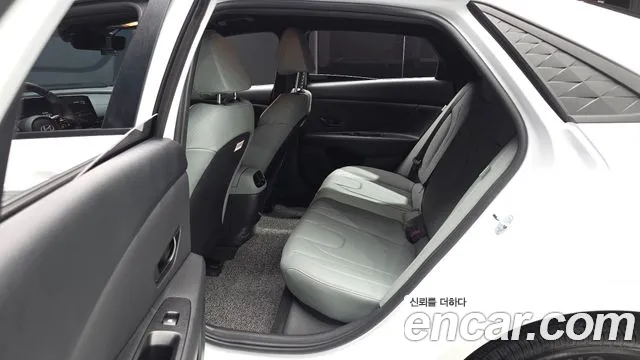 Hyundai AVANTE Новый Avante (CN7) — Фото автомобиля 10
