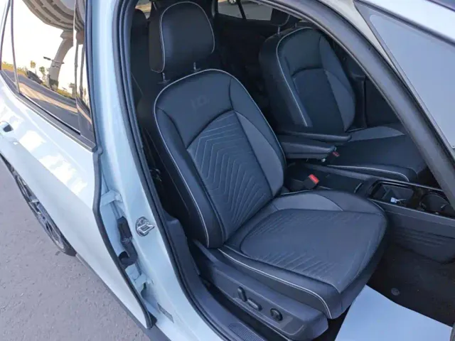 Volkswagen ID.3 — Фото автомобиля 24