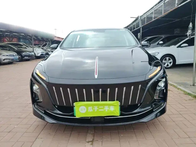 Hongqi E-QM5 — Фото автомобиля 2