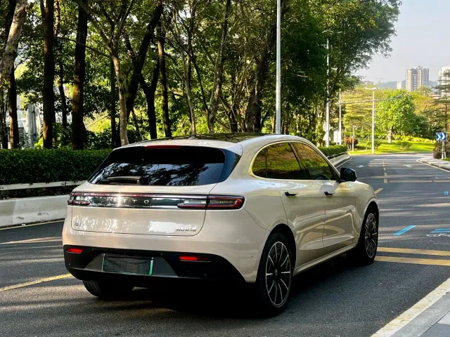 Aito M5 — Фото автомобиля 15