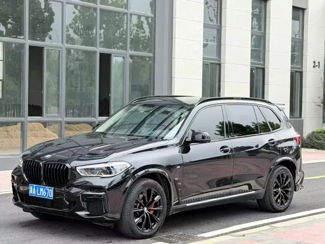 Фотография автомобиля — BMW X5
