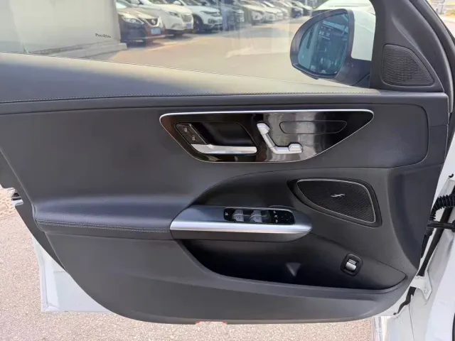 Mercedes-Benz C-Class — Фото автомобиля 4