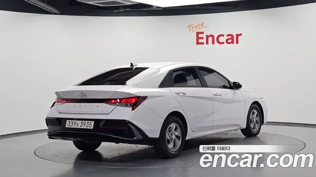 Hyundai Avante — Фото автомобиля 2