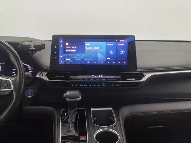 Toyota Sienna — Фото автомобиля 12