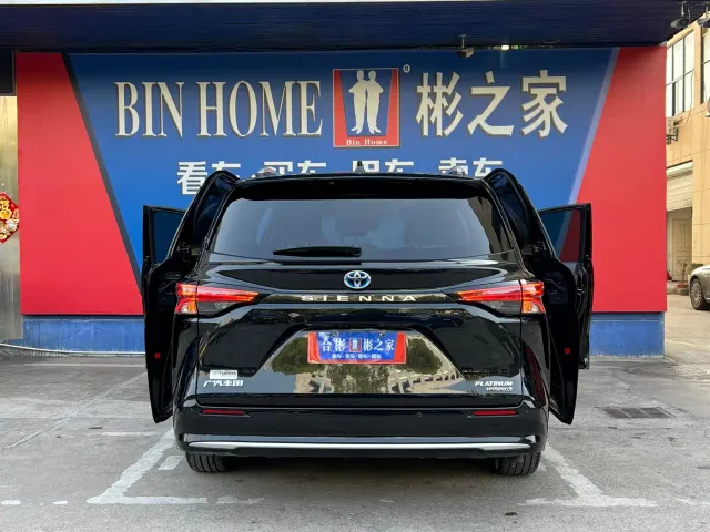 Toyota Sienna — Фото автомобиля 17