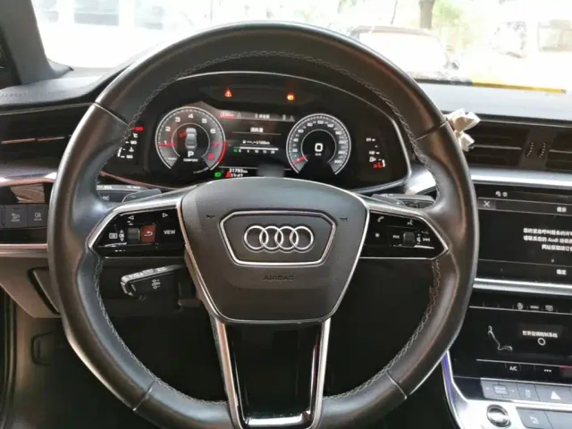 Audi A6L — Фото автомобиля 10