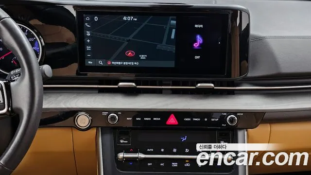Kia Carnival Generation 4 — Фото автомобиля 14