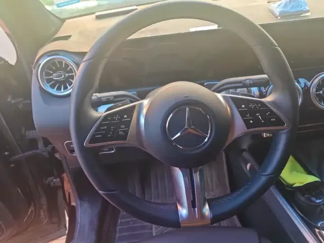 Mercedes-Benz GLB-Class — Фото автомобиля 15