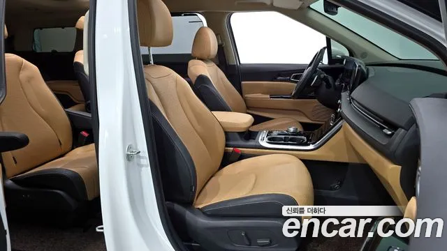 Kia Canival Carnival 4 поколение Дизель 9 мест Signature — Фото автомобиля 2