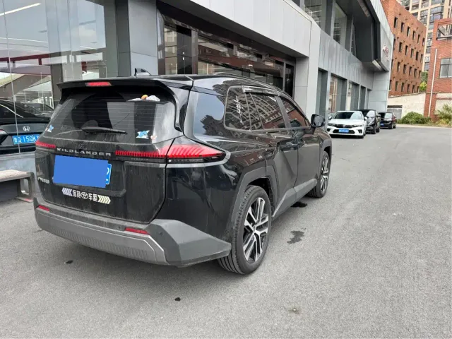 Toyota Wildlander — Фото автомобиля 6