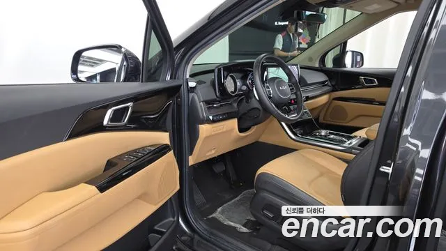 Kia Carnival Generation 4 — Фото автомобиля 15