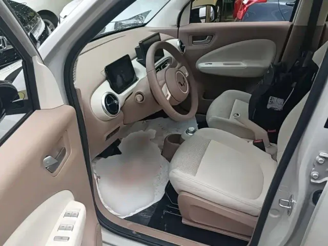 Wuling Hongguang Mini EV — Фото автомобиля 15