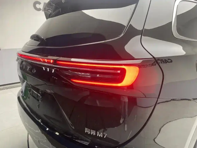 Aito M7 — Фото автомобиля 10