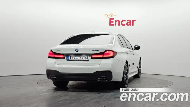 BMW 5-Series 5 серия (G30) 530i xDrive M Sport — Фото автомобиля 4