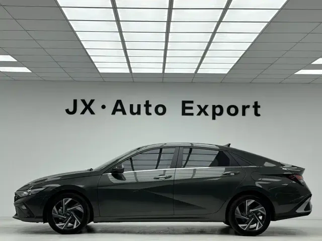 Hyundai Elantra — Фото автомобиля 9