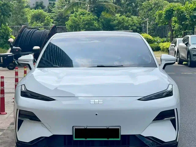 Geely Galaxy E8 — Фото автомобиля 2