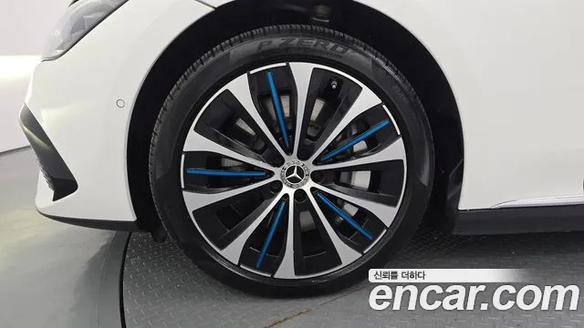 Mercedes-Benz EQE V295 — Фото автомобиля 5